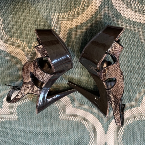Carlos Santana Snake Print Platform Heels Sz 7 - Picture 3 of 11